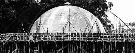 Primeira cúpula do Planetário, em construção no Parque Mutirama.