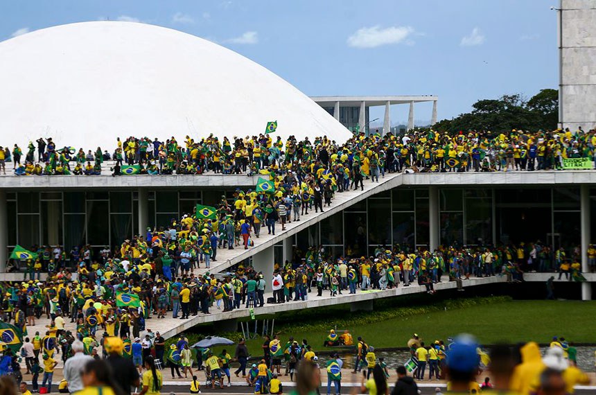 Mobilizações como a de 8 de janeiro de 2023 ocorrem, muitas vezes, pelas redes socias.