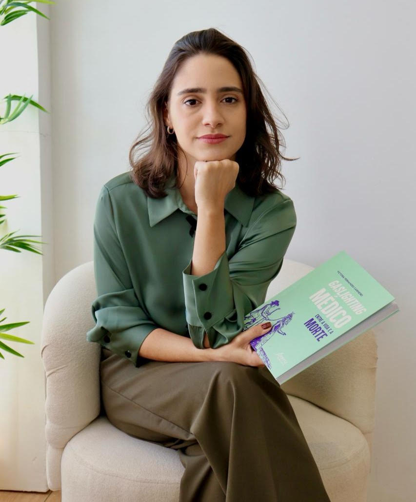 Victória Carneiro venceu o Prêmio Jabuti Acadêmico 2026.