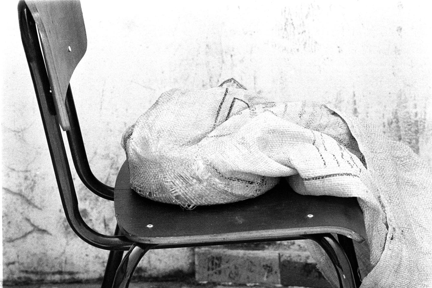 Cadeira com a cápsula de césio foi fotografada por Lourisvaldo de Paula.