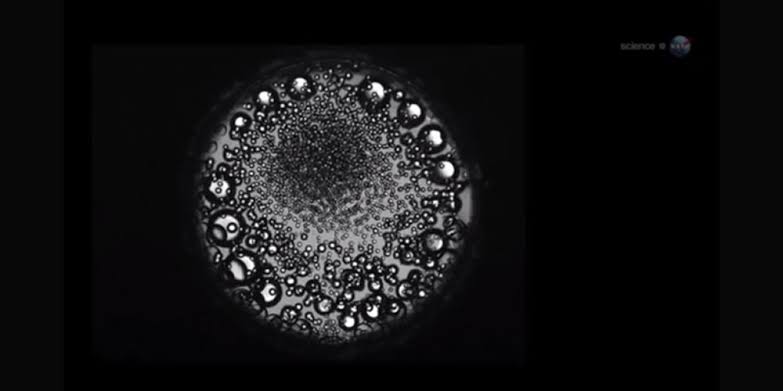 O que é água supercrítica e como ela pode tratar resíduos líquidos contaminados com fármacos